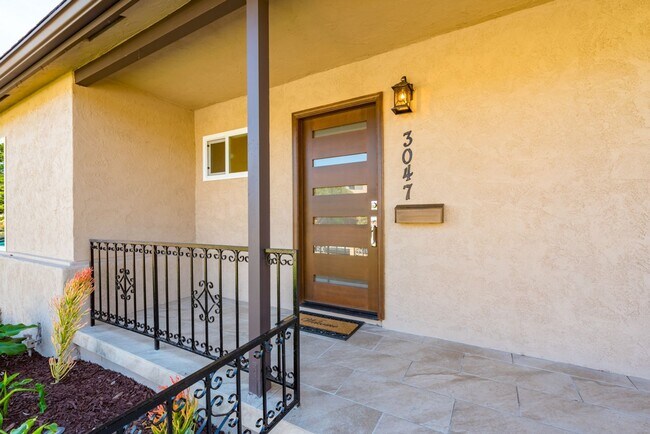 Photo - 3045-3047.5-30475 Macaulay St