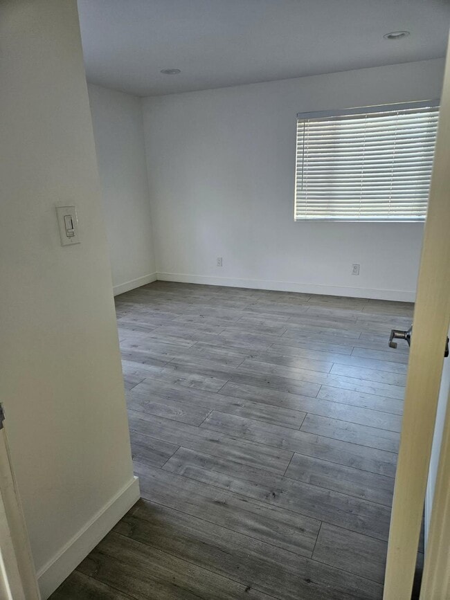 Photo - 1585 W 35th Pl