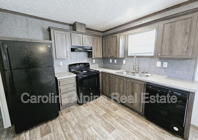 Photo - 181 Bluebird Ln