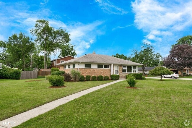 Building Photo - 1032 Whitfield Rd Rental