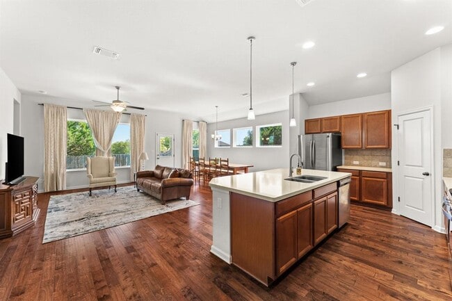 Photo - 489 Bridgestone Way