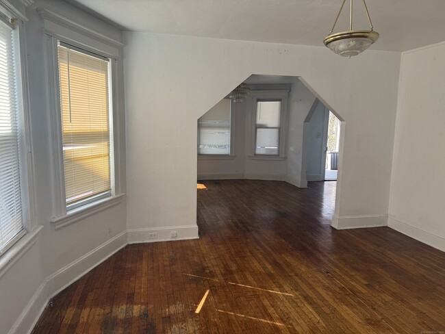 Building Photo - 2224 E Main St Unit 1 Rental