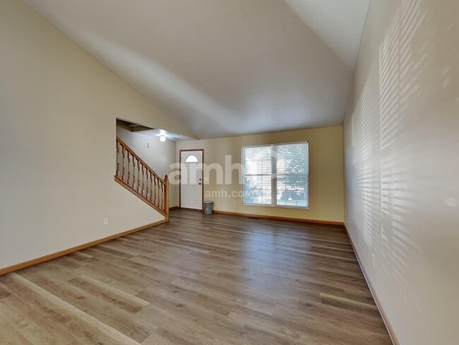 Photo - 1162 McNeil Dr