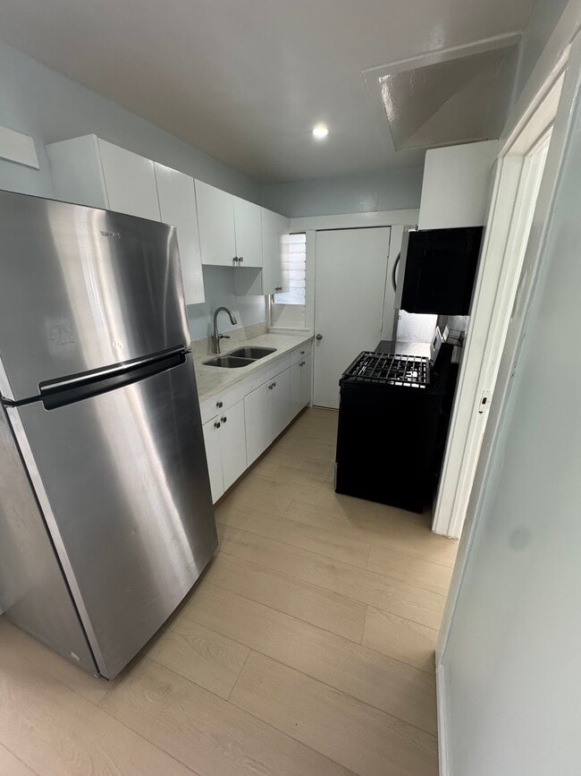 Photo - 635 W Avenue 28