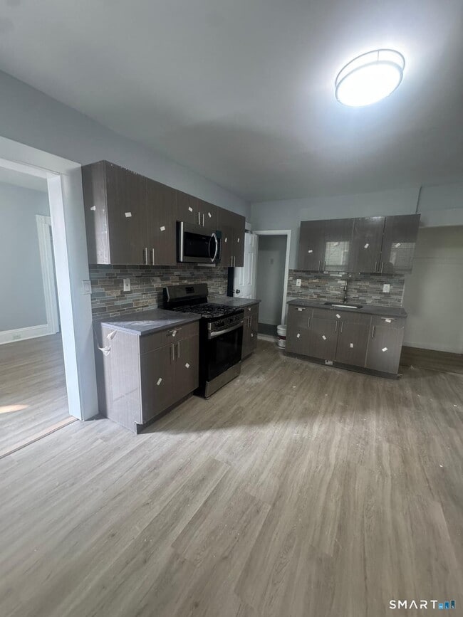 Photo - 105 Caroline St Unit 3