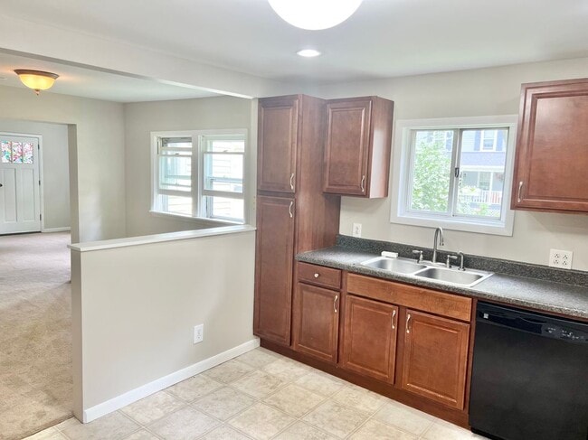 71 Roselawn Ave