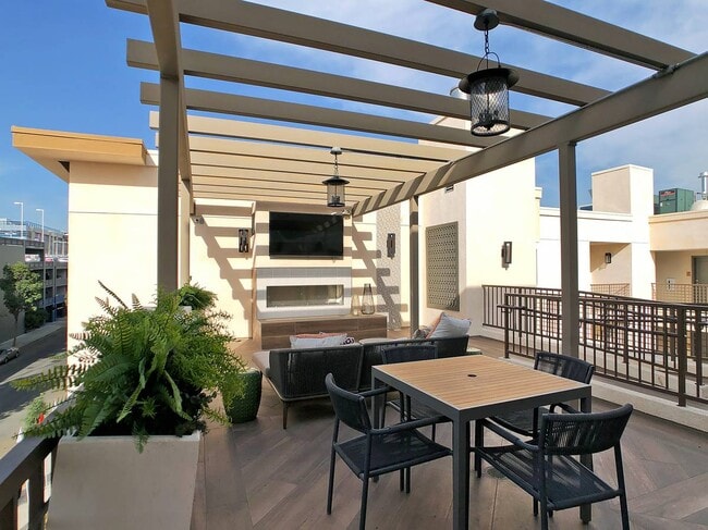 Atwood Hollywood Boutique Apartments