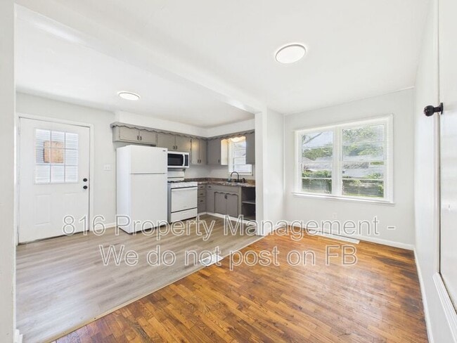 Photo - 10323 East 20th St S