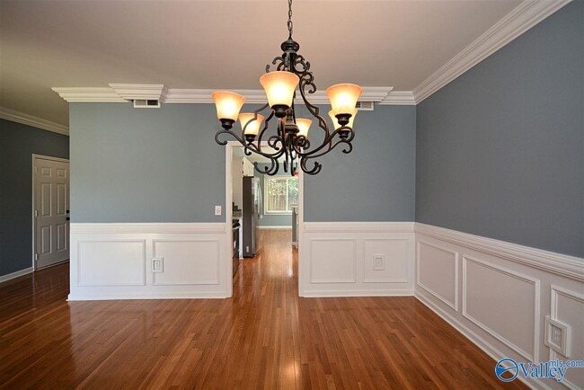 Photo - 104 Lancaster Ct SW