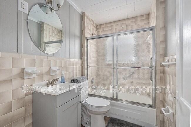 Photo - 1174 Birmingham St