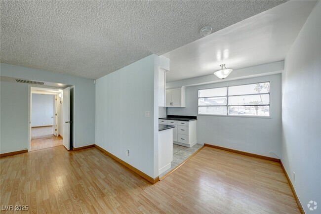 Building Photo - 1700 Rexford Dr Unit 207 Rental