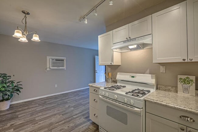 Photo - 2801 Vail Ave SE Unit 232