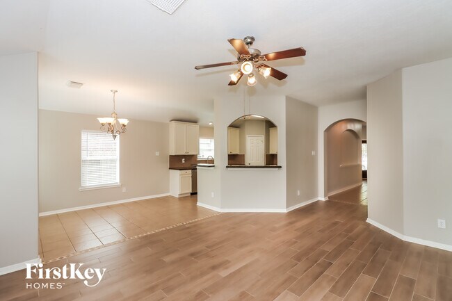 Photo - 2726 Lakecrest Way Dr