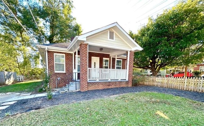 Photo - 1020 Hill St SE