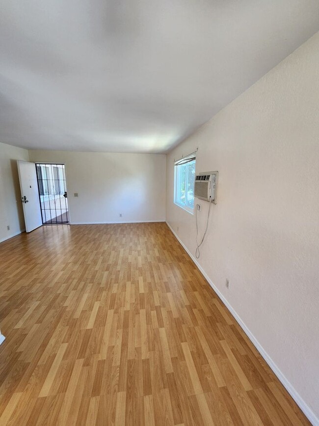 Photo - 3 Bedroom 2 Bath Upper Unit in Mira Mesa Unidad 28