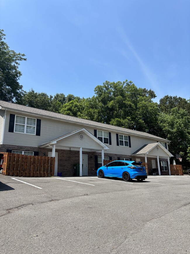 Building Photo - 320 Chilhowee School Rd Unit 3 Rental