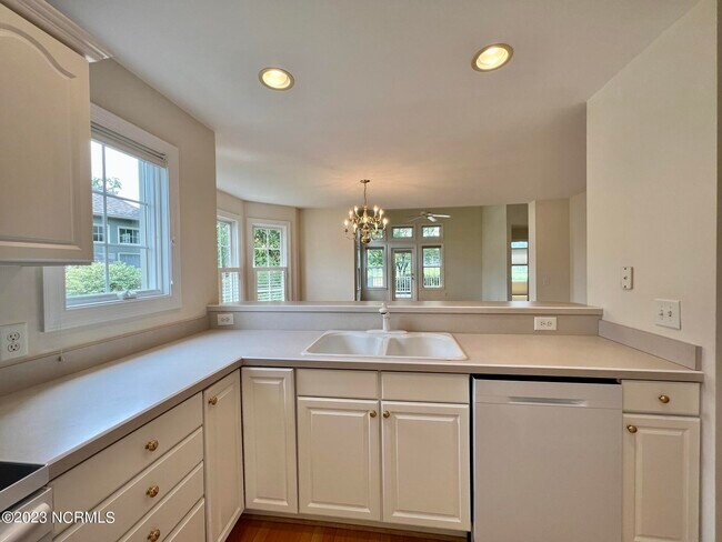 Photo - 164 Starland Ln
