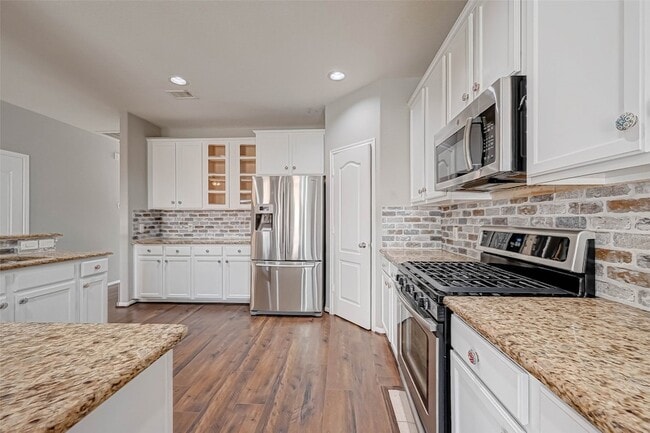 Photo - 502 Mornington Ln