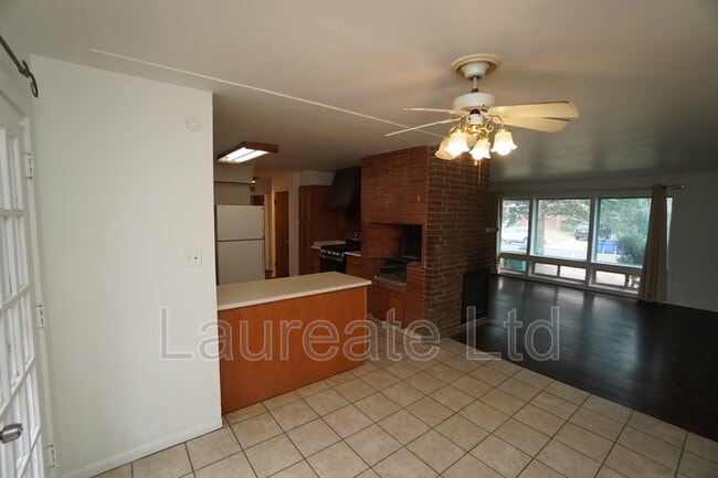 Photo - 2260 Jamaica St