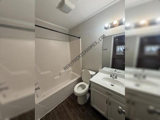 Photo - 1533 E 67th Pl
