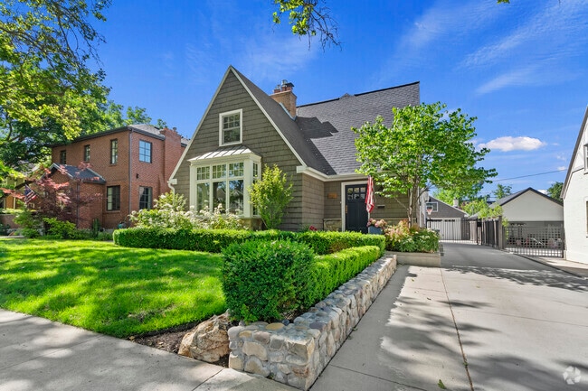 Building Photo - Michigan Rental