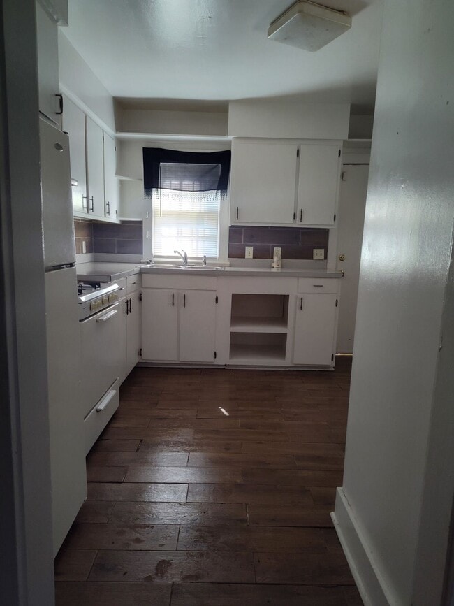 Photo - 661 Woodbury Rd