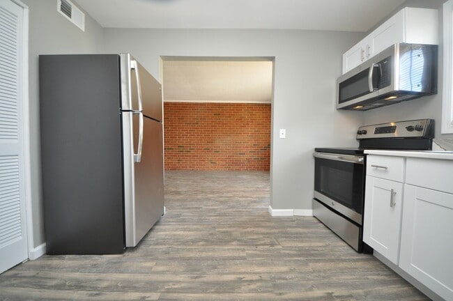 Photo - 11 Westwood Village Unit 11