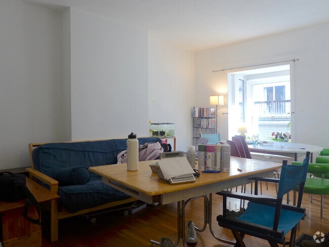 Building Photo - 7 Sewall St Rental