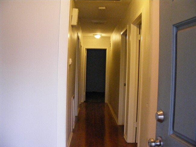 Building Photo - 5319 Cortelyou Ln