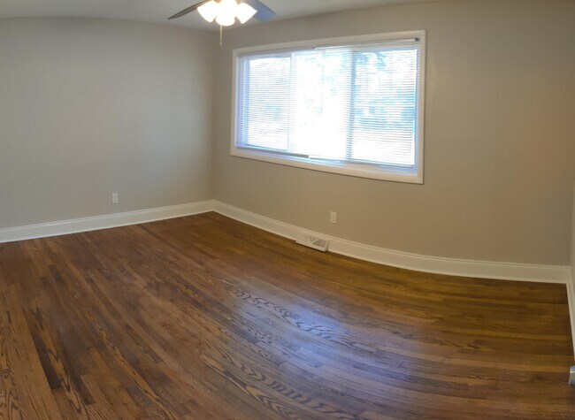 Photo - 3106 Erskine Dr