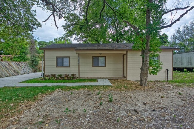 Photo - 10055 Hardison Ln