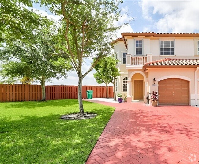 Building Photo - 13500 SW 51st St Rental