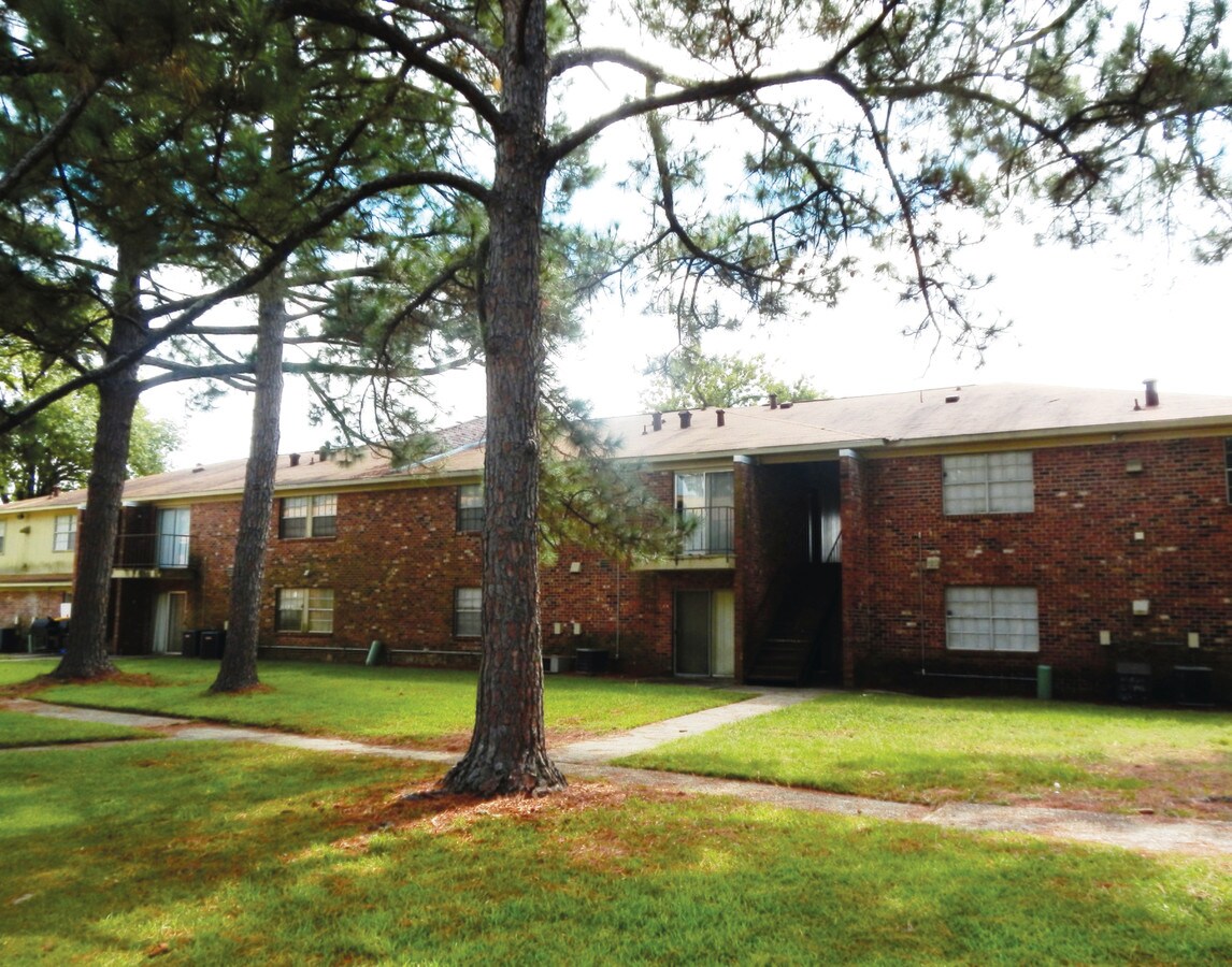 Lone Oak Apartments - Lone Oak Apartments