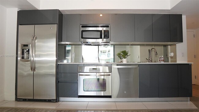 Photo - 31 SE 6th St Unit 1108