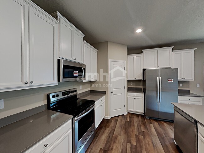 Photo - 219 Hemlock Pt