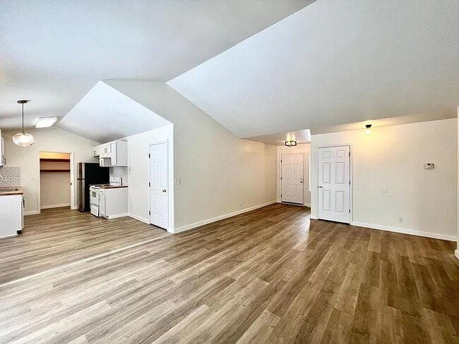 Photo - 304 Prairie Ave