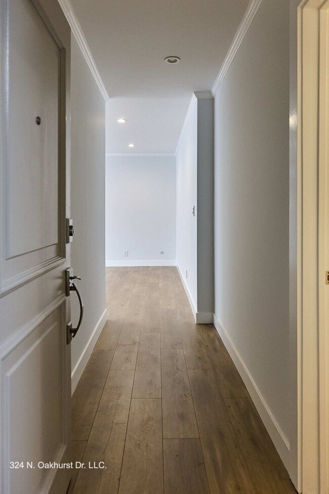 Photo - Oakhurst 90210 Apartments