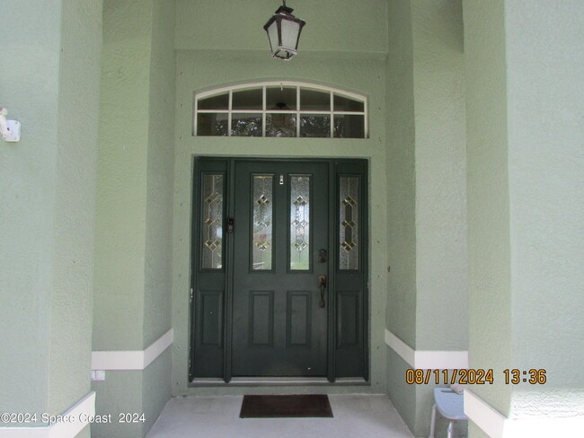 Photo - 1882 Woodfield Cir