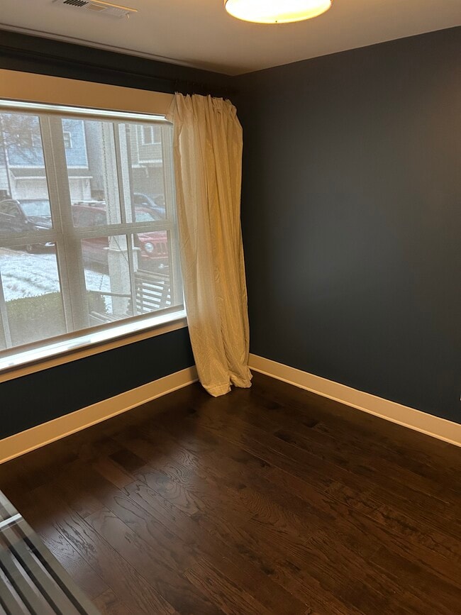 Photo - 606 Centerpoint Ln