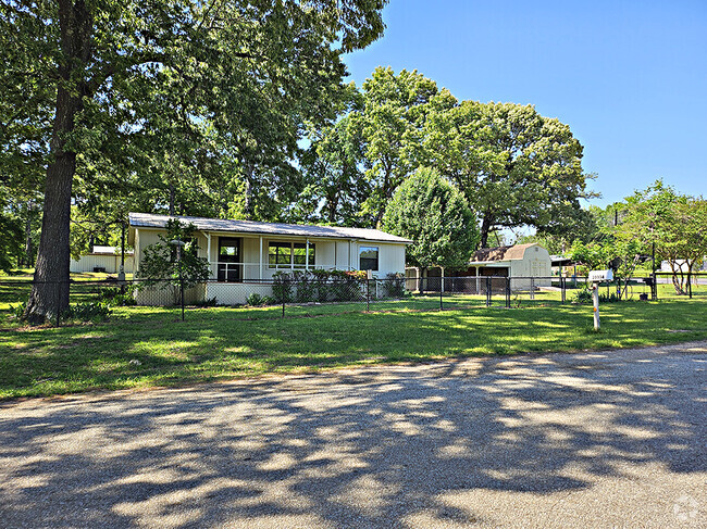 Building Photo - 20334 Parkside St Rental