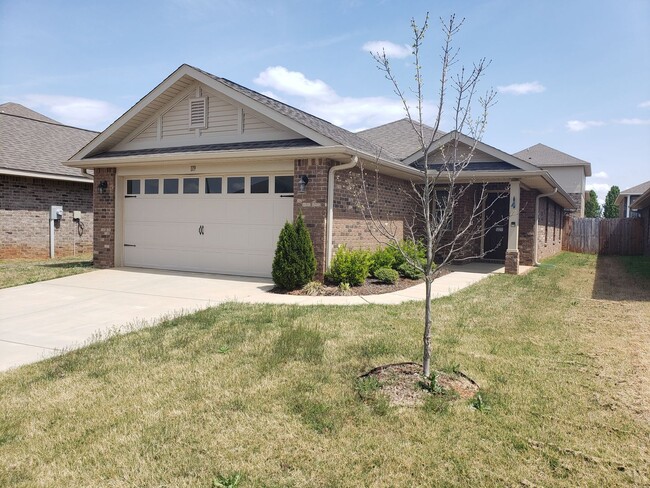 Building Photo - Wonderful 3 Bedroom Brick Ranch Home!