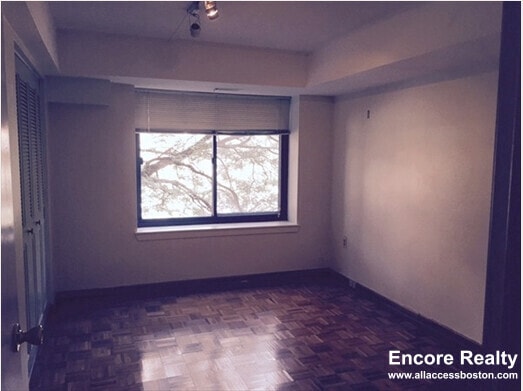 Building Photo - 1243 Beacon St Unit #2c Rental