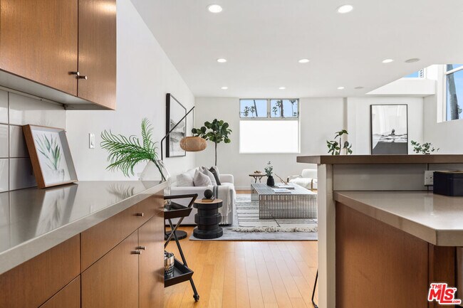 Photo - 2307 Oakwood Ave