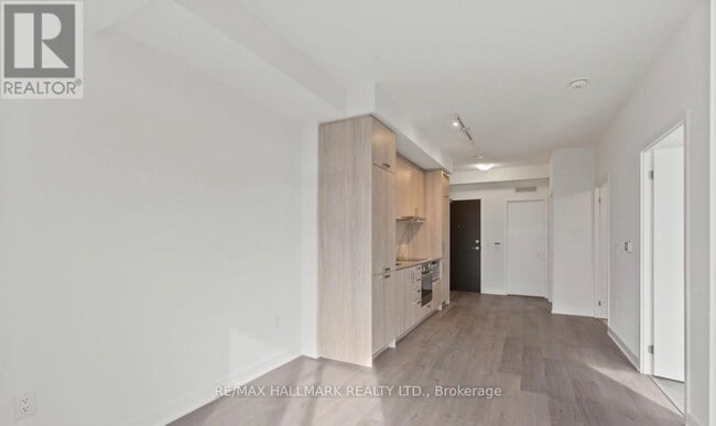 Photo - 60 Honeycrisp Cres Unit 820