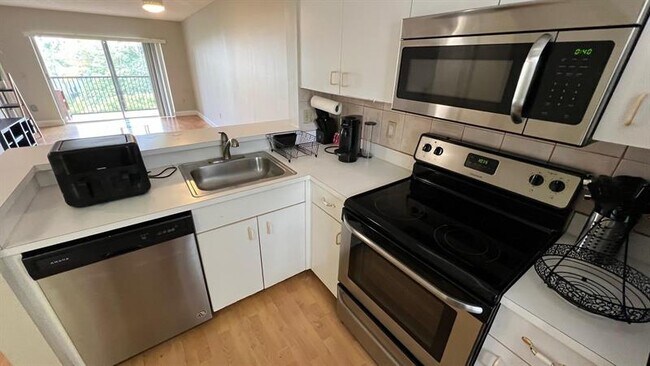 Photo - 2236 N Cypress Bend Dr Unit 403