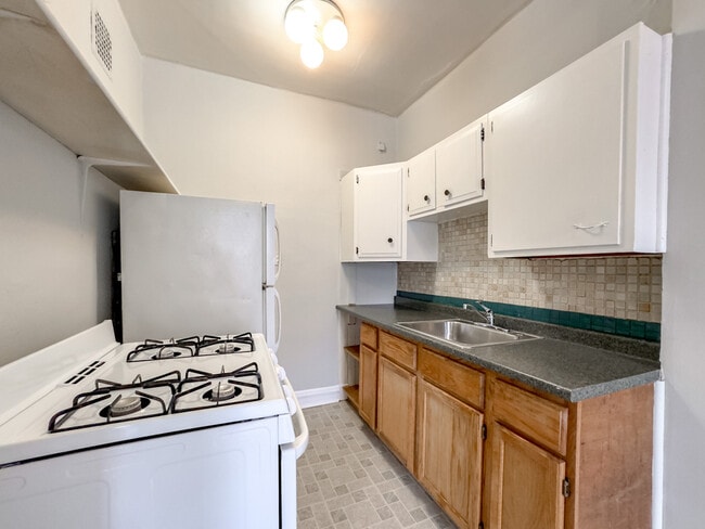 Photo - 2226 W Wilson Unit 201