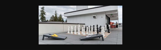 Traxx Apartments