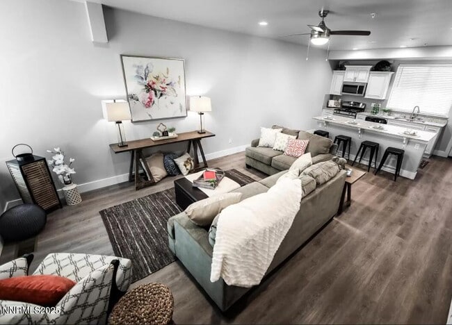 Photo - 720 Bluffs Ct