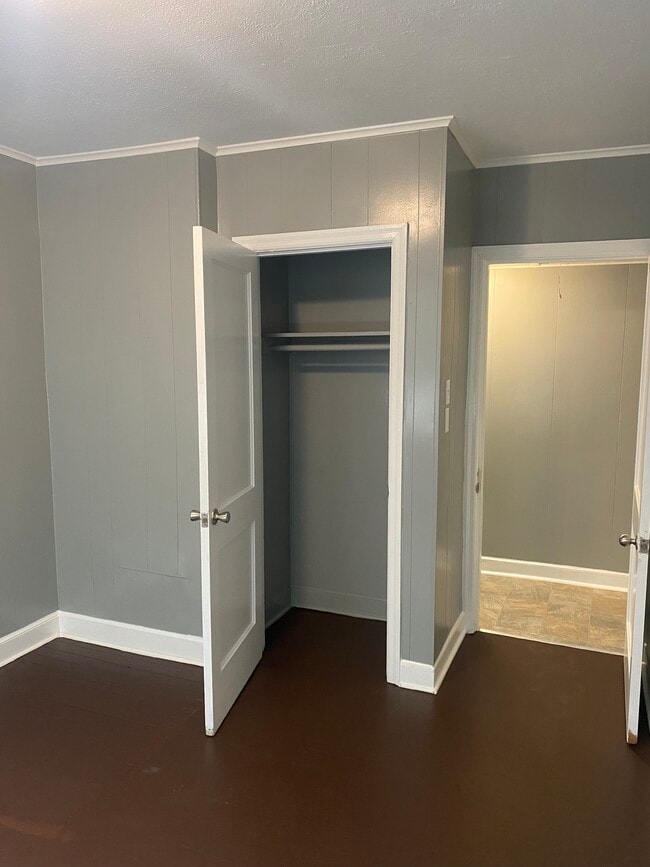 Photo - 2828 Little St