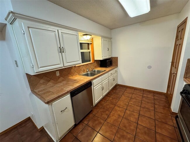 Photo - 5914 Wagon Bend